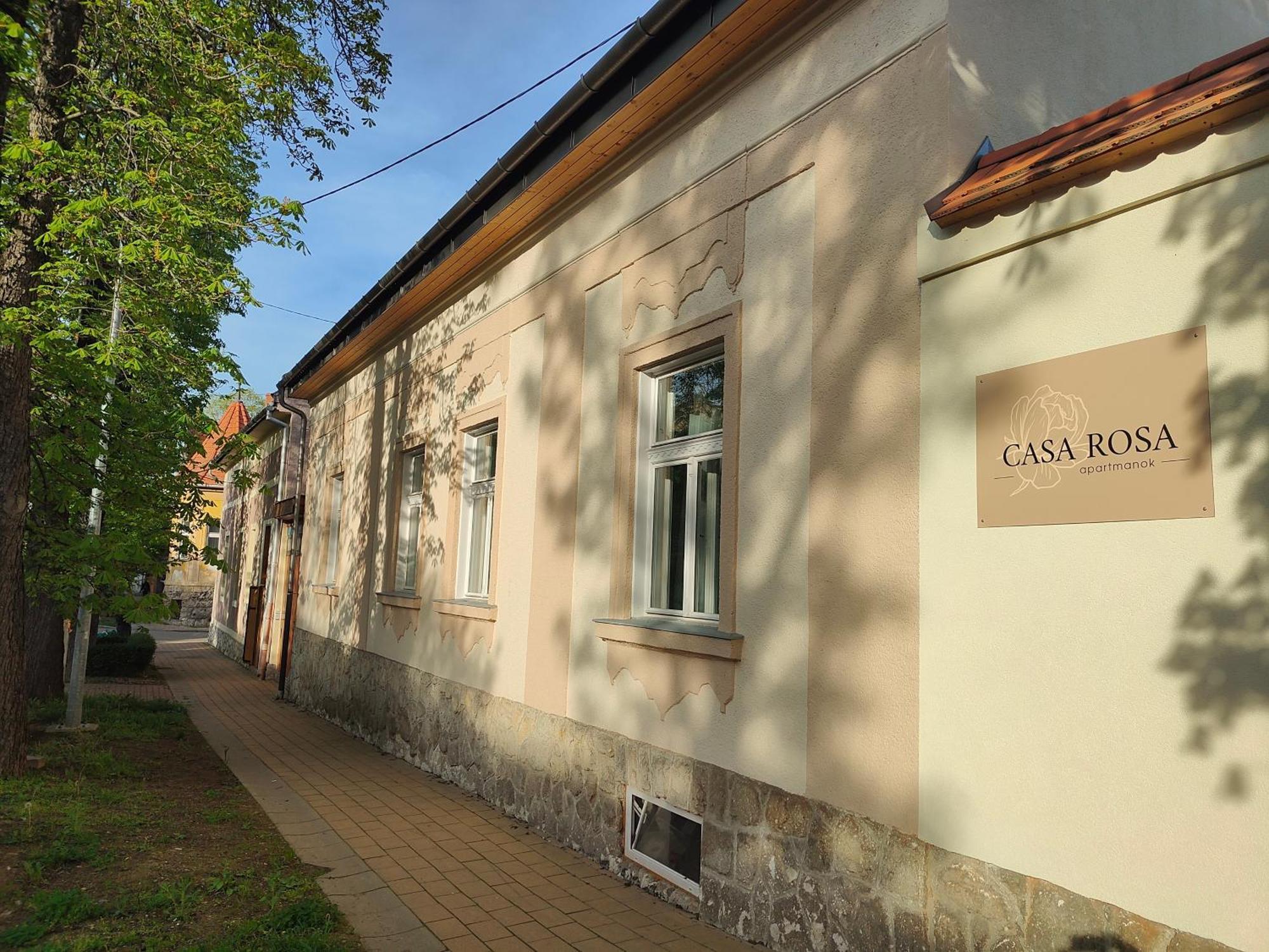 Casa Rosa Apartmanok Eger Eksteriør bilde